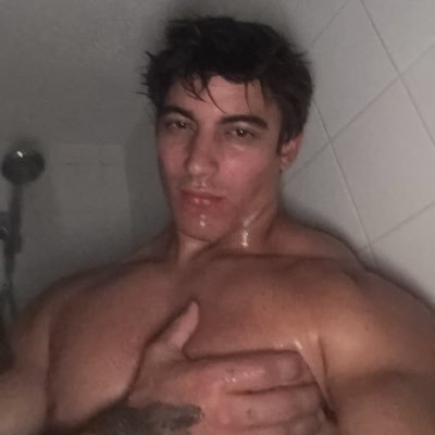 20 year old bi gym bro😅New OF just dropped 80% off next 3 days!!!