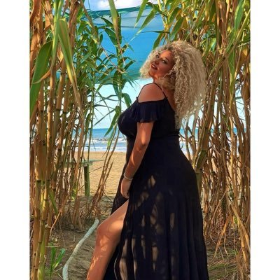 MerveOzzaim's profile picture. 👑