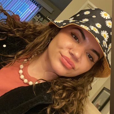 weathermary81's profile picture. 