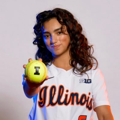 @IlliniSB #13 • 2023 NFCA HS All-American • @ILChillGold Softball 🐧 • @SequoitSoftball 🏹 • 🇺🇸🇵🇷✝️🥎🎹