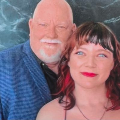 Girl Dad. S🅾️🅾️ner Football Fan Since Before Barry, ❤️ OU 🥎 !! www.helpmesellmyboatonline