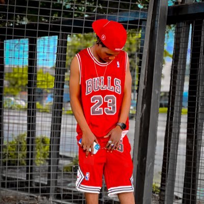 KhophiPhortrait's profile picture. A mÛsÎCÎÂn// song Writer // PÉrFôrMÎnG ArTiST 🎵🎶🎙️🎙️//Dm For uR pRoGRaMs// bookings: kofiportrait@gmail.com
Contact Management:0248638126