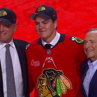 user981988's profile picture. #Blackhawks | #NEPats | #WeTheNorth #LightsUpLetsGo