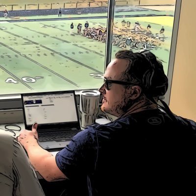The 🗣 of Augustana (IL) D3 🏈 ⚾️ 🤼🎙 💻 (‘05); Coach 🏈 🤼♂️ 🏀. Host of Vikings Press Pass (YouTube, Apple Podcasts, Spotify).