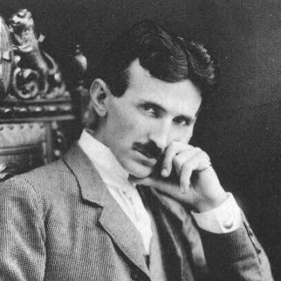 nikola_crown's profile picture. 元マーケター。アカウントを解剖します。