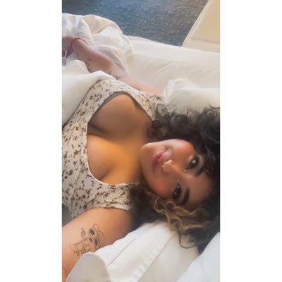 jofizzzle's profile picture. I stay talking to myself on this app.          956✈️210