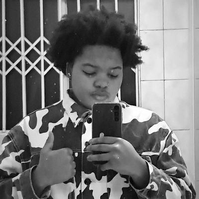 therealamyolii's profile picture. 20.