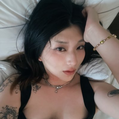 twitch partner, mtg/wow nerd, former gamedev/esports caster. tweets = mine. 26. she/they/他 🇨🇦🇨🇳🏳️🌈 https://t.co/KQEwhsMzgx
