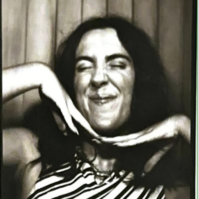 barrelofhay's profile picture. probably at a concert.