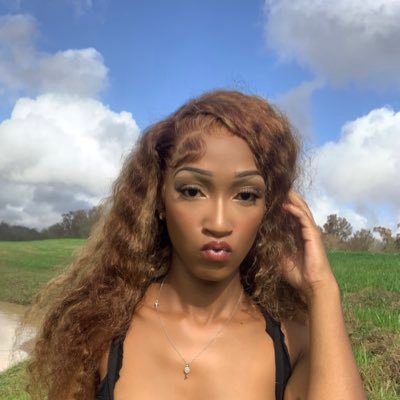 5’2 | free spirited, toy fanatic | @yummyyrenn ⇽ BU