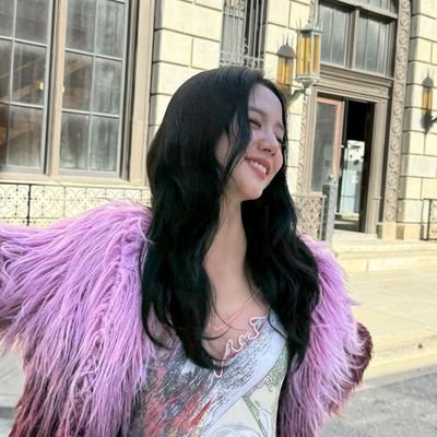 ssooyyaaz's profile picture. JISOO only. (fangirling account)