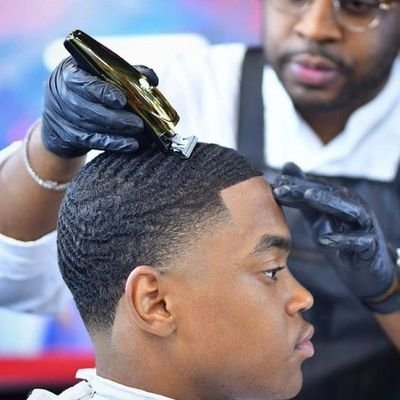 Amongst others we talk about haircuts, a good haircut can get u out of any mess. 👑
