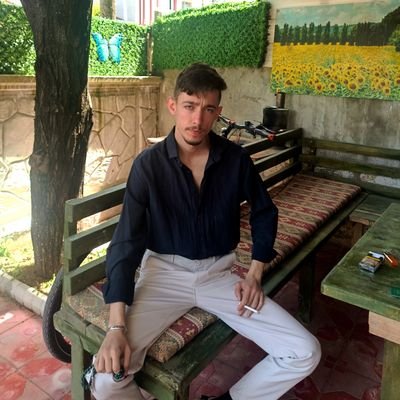 sahin_h4m1t's profile picture. Paran varsa tüm alem kulun  Paran yoksa sikime kadar yolun