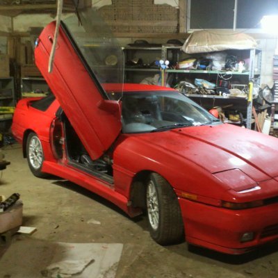 YUSUKEUEDA8's profile picture. ネオクラ・バブルカーをこよなく愛する、自称・暴走メカニック兼ハード音源特化DTM野郎（現在活動ほぼ休止中。最近は猫元パトにハマっている疲れきった昭和のオヤジ・・・リアル猫大好き。好きなものが一緒だったりする人はいきなりフォローしたりします。イヤでなければお付き合いください・・