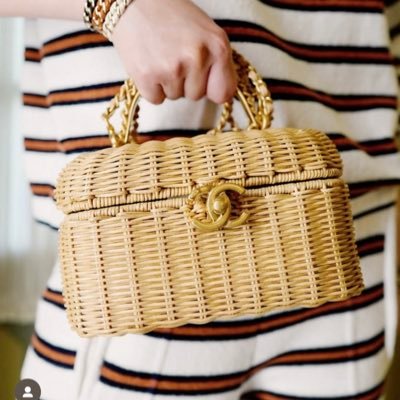 CHANELオタク | 都内在住 | Love: ©️💎も©️ 毎コレクションの細々購入記録📝 | ブルベ冬 | 骨スト | クール寄りのエレガント | 👄:🇯🇵🇬🇧🇪🇸🇵🇹(🇧🇷) 📝:🇰🇷