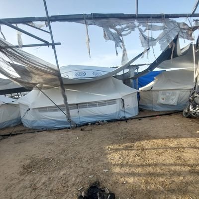 عائلة فلسطينية من خان يونس نازحة مكونة من 10 اشخاص
we are a displaced family from Gaza Palestine
we are 10 people live in tent
حسابي الأساسي توقف @h_m2009
