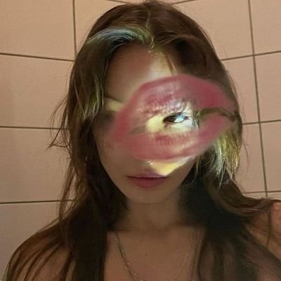 butterfIiejs's profile picture. 