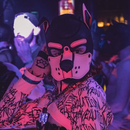 26 YO pink pup/furry fox from the UK, feel free to say hi!
Find me at Kennel Klub, collared, or animalz
