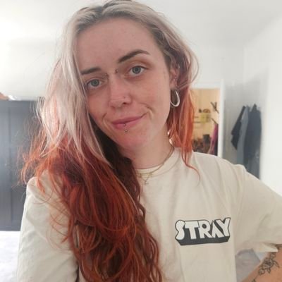 1995, Emo des forêts, soigneuse animaliere en refuge, vegan, feministe, muscu/skate/rando ✨️
Koda 🐺❤️🔥