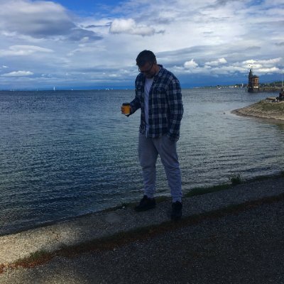 alexvanzidler's profile picture. 