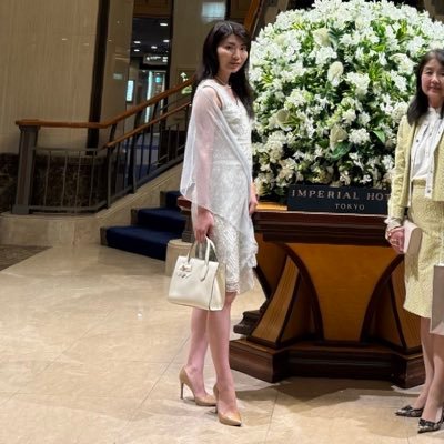 心惹かれるのは芸術的な美しさや心の温かさを感じる投稿。遊び心大事💐元々はフォロワー集めず自由な避暑地気分☺️コメント気付いてない時があるかも?🥸RT≠賛同It is the artist’s business to create sunshine when the sun fails.-Romain Rolland