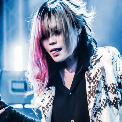 👹⇄🌏【サブカルアーティスト】職業天才 | エモい人 | 性別はファッション | 人生はアート | 創造が生業 | がくぽ厨 | #マニパニアンバサダー | エゴサ #世界で一番eluha様 | 予定 #eluha生きます | 推色:紫 | ※本人垢 | 2nd @xxeluha02 【ファンネ #える派 】