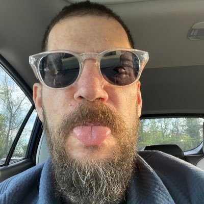 htrowsdnalloh's profile picture. 