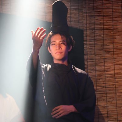 劇団月光斜(@gekkosya)57期 情報宣伝部/映像班/役者 25’夏公演「袖に余る想い」敦慶親王役 25’卒業公演「パンドラの鐘」ハンマー役