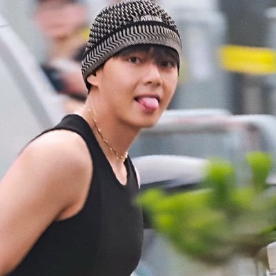 vkyotae's profile picture. テテ♥️V♥️김태형♥️テテに会いたい🥺 Stray Kids❤︎ENHYPEN❤︎TxT❤︎TWICE♡MISAMO参戦✨ ボネクド태산沼入り♡🇰🇷語勉強中✏️ Xほぼ見る専 ♡&無言フォロー🙇‍♀️ IG(@vtaekyo3030)