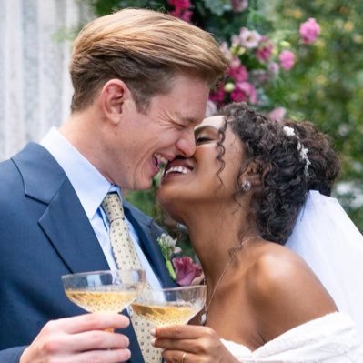 eli9226's profile picture. No one que gosta de comentar novelas, filmes, séries, música pop e livros 📚 ❤️