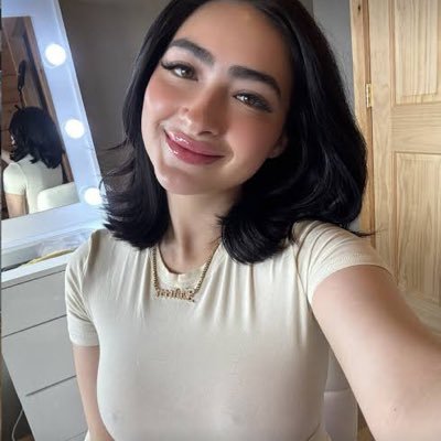 Emily0868019887's profile picture. 