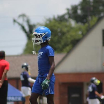 vonadams2525's profile picture. Clay high|| c/o 29, WR,CB || 3.8 GPA || 5’6||WT| 138.4