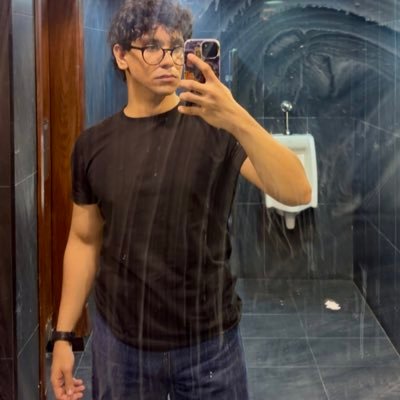 MahmoudKhawaja_'s profile picture. I'm real