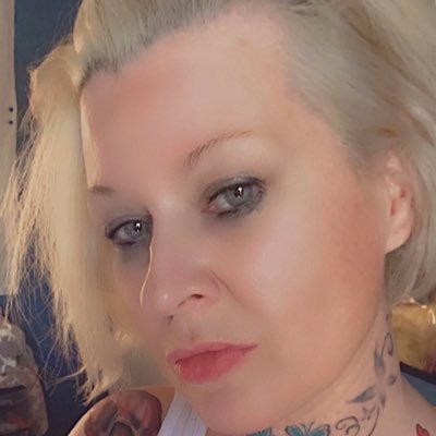 Les_Les16's profile picture. 