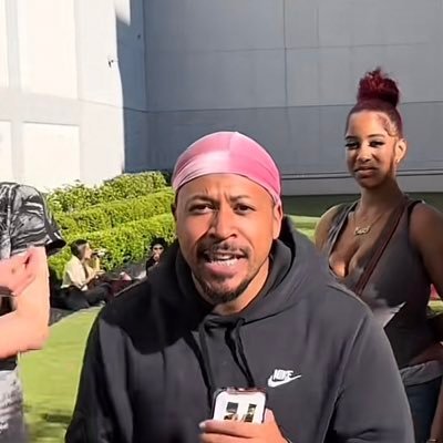 Blue_is_redd's profile picture. 