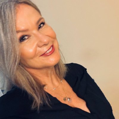 erikaesch_ugc's profile picture. Gen X | Bilingual SPANISH/ENGLISH | Creating unique UGC ads to grow your audience & boost brand sales 📈 | Open to all niches 👩🏼‍💻 | 📧 erikaesch70@gmail.com