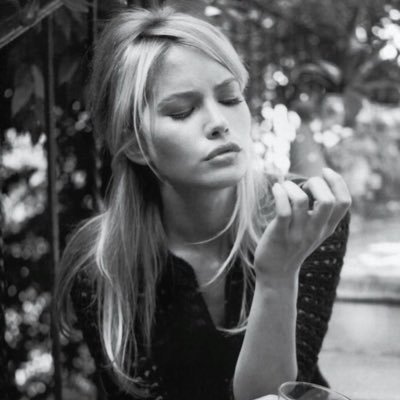 lily18ed's profile picture. tw ed 18yo recovering from BED🩵 new account cw:59kg gw:45kg