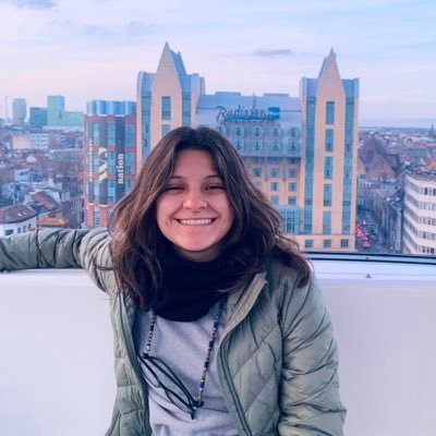 | Gobierno y Asuntos Públicos | Ciencia Política | Historia | @uniandes | Política para Apolíticos en TikTok | No soy Apolítica | En X opiniones personales