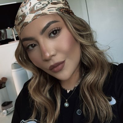 chzsays's profile picture. divinely guided, highly protected & abundantly blessed.