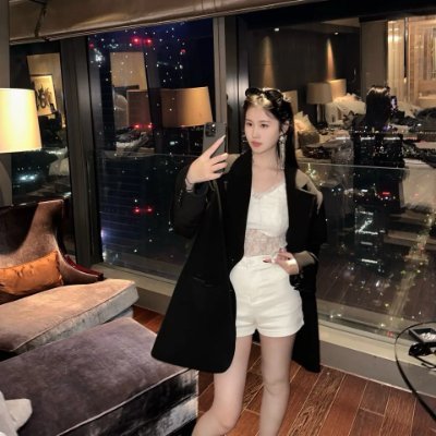 I’m not slowing down—I’m leveling up. Business owner, art enthusiast, and life adventurer. Still chasing beauty in the everyday.
🚫Porn.
Scammer = Blocked