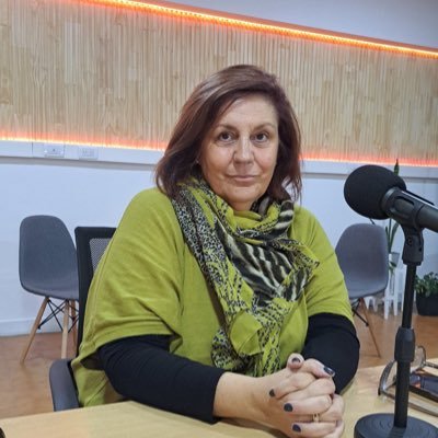 Concejala 2021/25 bloque Unión por la Patria HCD Bahía Blanca. Médica y peronista, integro la Red Local de Violencia de Género. Cada vez más franca ✌️
