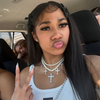 •2 real, 2 pretty, 2 raw * •