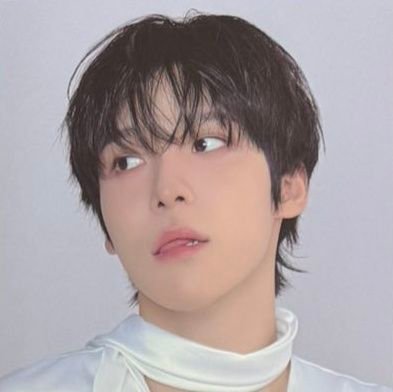 Yungisbroccoli's profile picture. she/her 🍓
we're getting better ♥️ u._.u