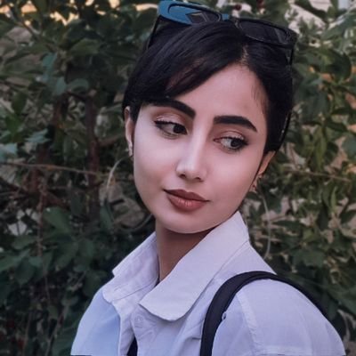 survivor of shit I never deserved, exhausted nurse-to-be, dead inside but still artsy,mentally unstable, detached, unfunny, sugar junkie.