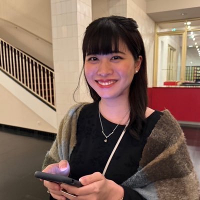 🇯🇵 // 28 //🎻violinist🇩🇪Deutsch-(B1? /// 桐朋-ドイツ/// 意味のないひとりごとアカウント//ENFP//音楽、ことば、喫茶、本、おいしいものとお花が好き。