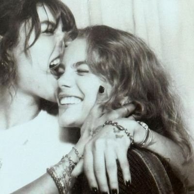 norivianna's profile picture. he made me see heaven in the hell we live☾🕊                                                                                        
1111