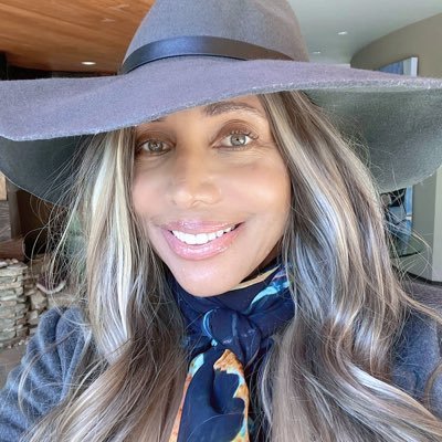 ElinMuse's profile picture. elinmusee@gmail.com Fashion | Beauty Insta & YT elin_jasper_muse , TikTok ElinMuse influencer