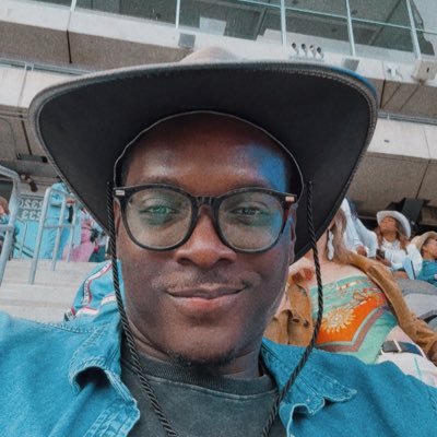 FutureOttie's profile picture. Cleveland State Alum | Poli Sci | 🇱🇷