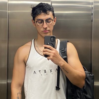 Bitcoin & crypto investor, Chemical Engineering student, personal development. #BTC $DOG holder