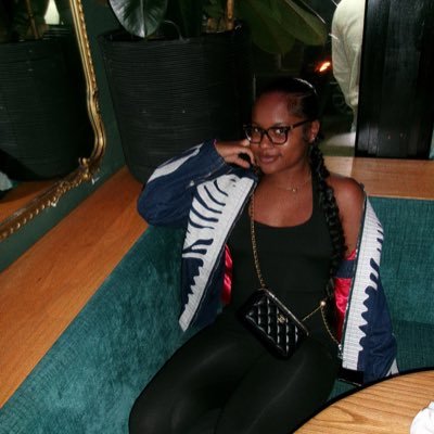 this my page if you dont like what i tweet move along.